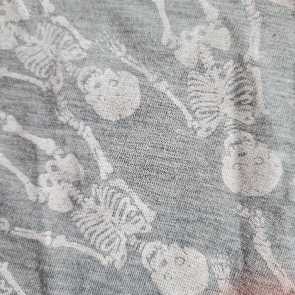 COPY - Skeleton cold shoulder crop - Picture 3 of 5